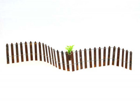 RUSTY MINI FOLDING WIRE PICKET FENCE