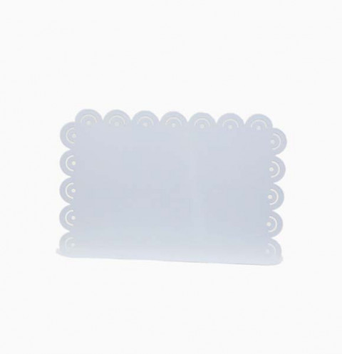 WHITE SCALLOPED HORIZONTAL PICTURE FRAME WITH CUT OUTS