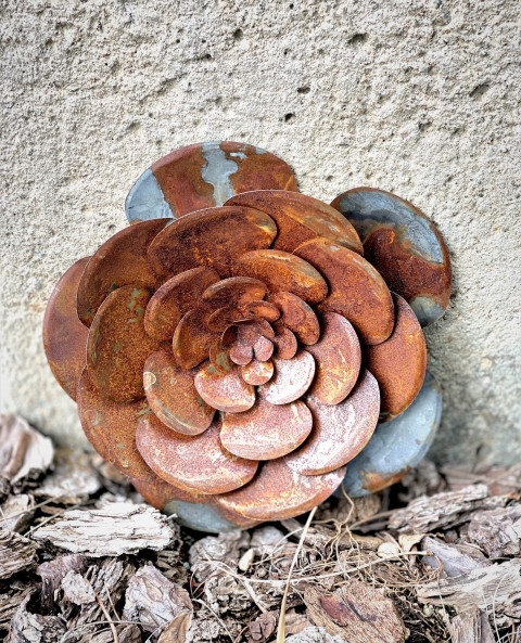RUSTY ZINC GARDEN ROSE WITH MEGNETIC