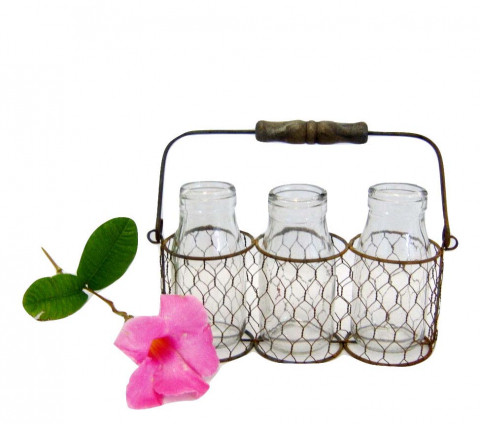 GRAY ZINC COMPARTMENTALIZED CHICKEN WIRE 3 GLASS JAR HOLDER