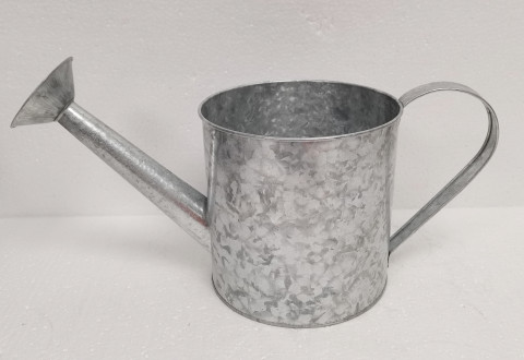 WEATHERED LOOK WATERING CAN PLANTER