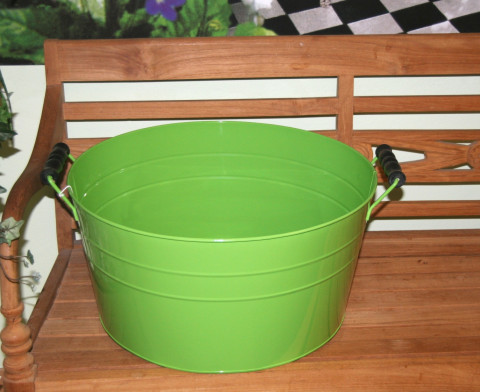 LIME GREEN PARTY TUB W/ WOOD HANDLES